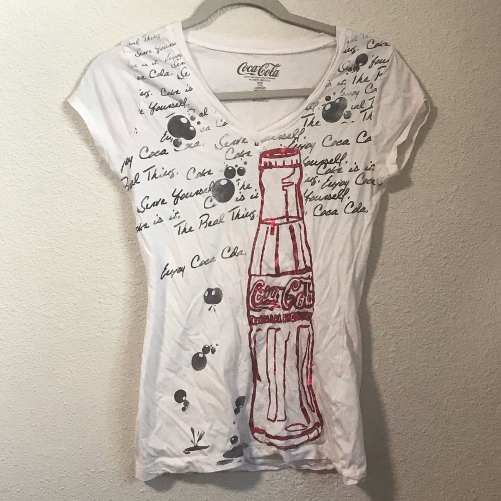 Women’s/Juniors Coca-Cola Brand Adorable White T-Shirt w Red Coke Bottle Size M